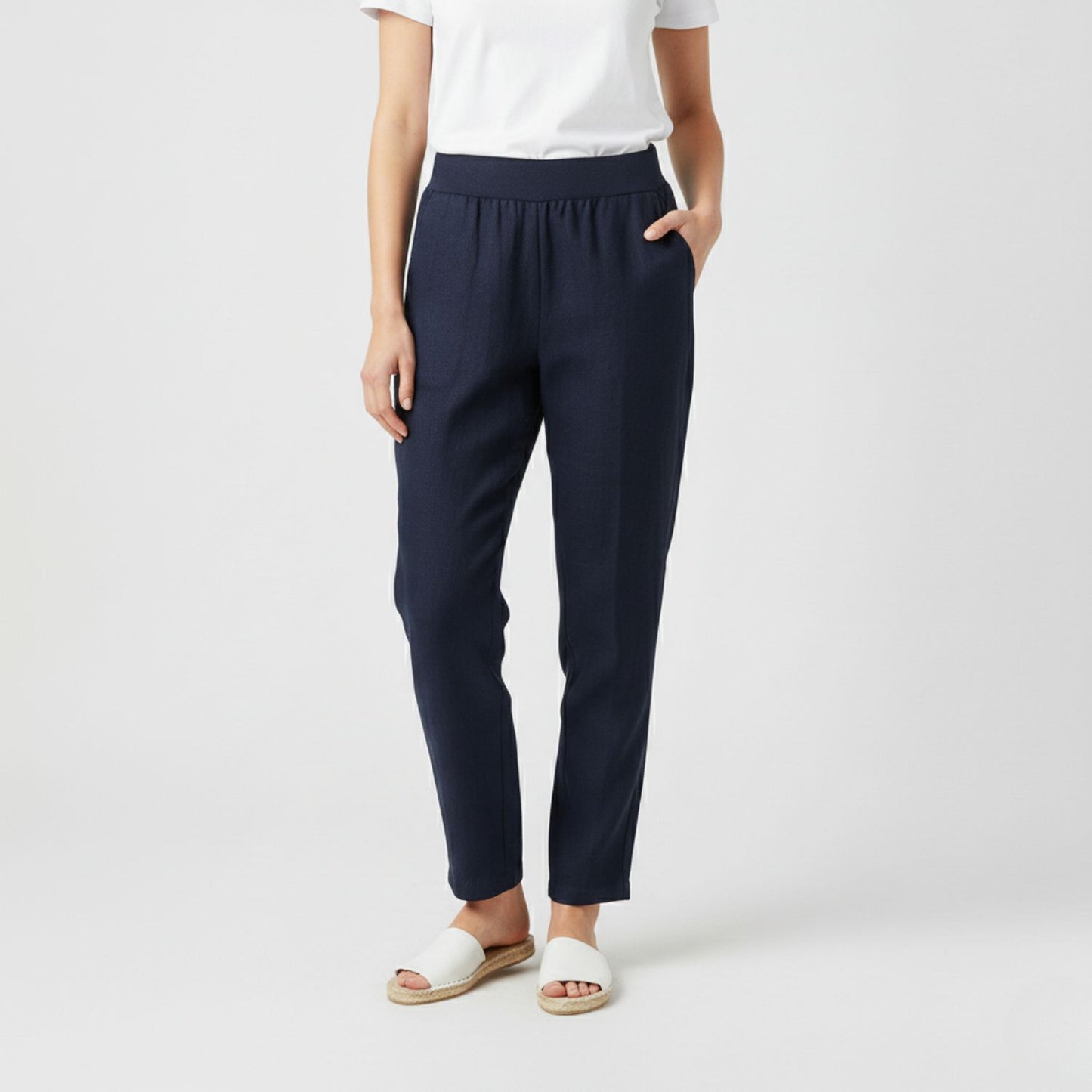 Relaxed Linen Trousers with Effortless Everyday Comfort